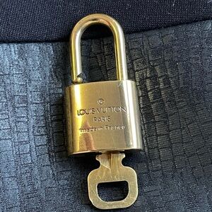 Louis Vuitton Gold Padlock& key # 3️⃣1️⃣2️⃣🔐
